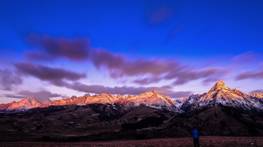 风景-自驾-旅行-极致-日照金山 图片素材