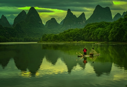 旅游景点-风景-倒影-桂林-竹筏 图片素材