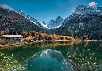 旅游景点-天空-风景-山坡-村庄 图片素材