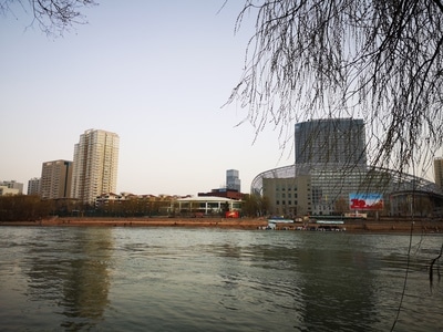 黄河-手机-兰州-城市印象-华为 图片素材