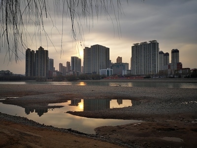 黄河-手机-兰州-城市印象-华为 图片素材