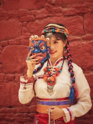 冬日暖阳-人文-人像-面具-美女 图片素材