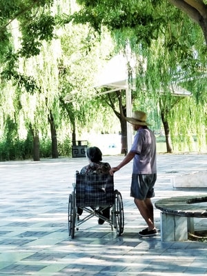 旅行-人物-老人-男人-女人 图片素材
