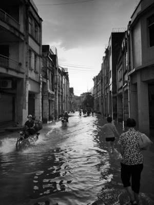 阳江市-街头-手机-在路上-纪实 图片素材