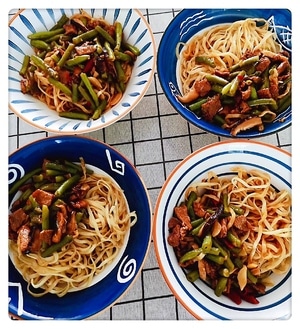 宅家美食-简单饭-食物-豆角焖面-食物 图片素材