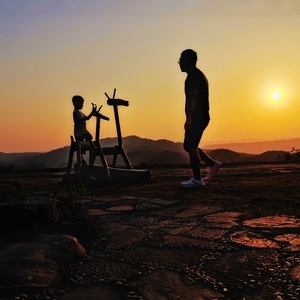 抓拍-初夏-手机-逆光-夕阳 图片素材