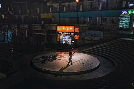抓拍-街拍-色彩-光影-华为p30pro 图片素材