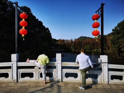 口罩-华为p30-街像-场景-色彩 图片素材