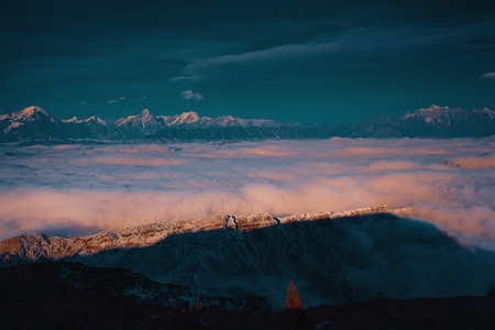 旅行-川西-牛背山-云海-日出 图片素材
