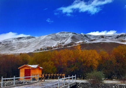新疆-独库公路-风光-旅拍-路边 图片素材