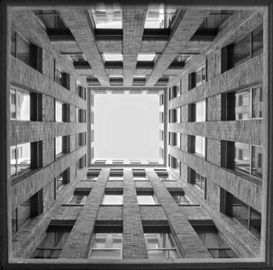天井-黑白-建筑-超广角-手机摄影 图片素材