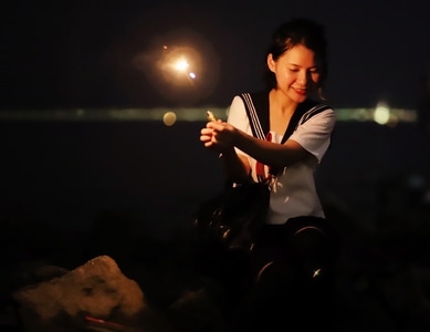 夜景-少女-人像-校服-深圳湾公园 图片素材