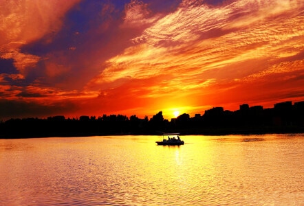 夕阳余晖-船-夕阳-晚霞-霞光 图片素材