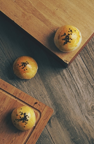 蛋黄酥-西点-甜点-甜品-食物 图片素材