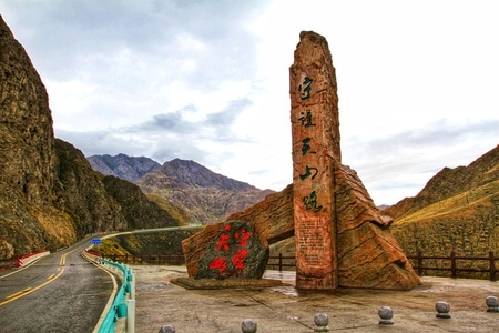 旅行-风光-摄影-公路-钟楼 图片素材