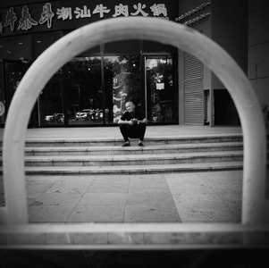 纪实-街拍-台阶-男性-男人 图片素材