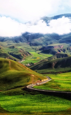 青海卓尔山-雨后天晴-旅拍-八月份-山 图片素材