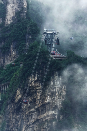旅拍-风光-天门山-索道-云雾 图片素材