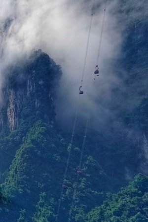 旅拍-风光-天门山-朦胧-云雾 图片素材