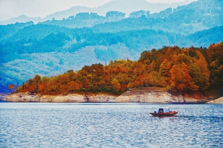 青山-河流-渡船-风景-山 图片素材