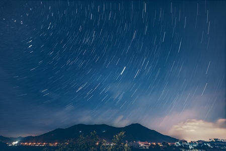 延时-星轨-星轨-夜景-夜色 图片素材