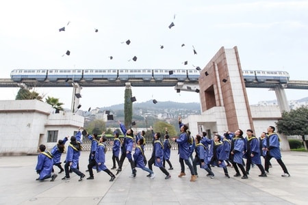 勒是雾都-重庆交通大学-毕业照-三号线-重庆交通大学 图片素材