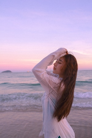 海边-三亚-海滨-少女-女孩 图片素材
