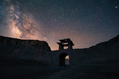 甘肃-永泰古城-星空-银河-光影高新青春赋能 图片素材
