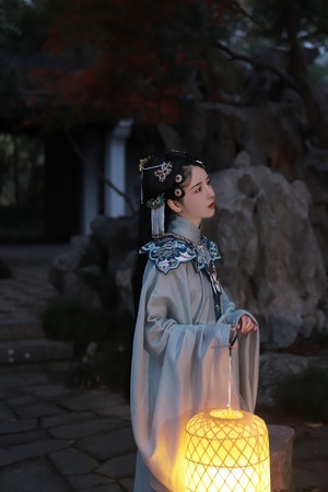 古风-汉服-暗调-情绪-女人 图片素材