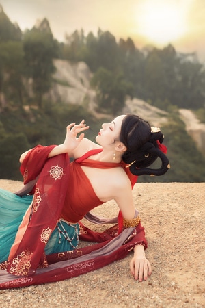 敦煌-古风-汉服写真-飞天-美人 图片素材