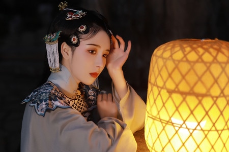 古风-汉服-暗调-情绪-女人 图片素材