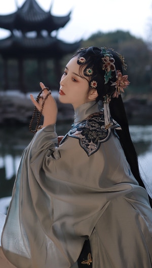 古风-汉服-暗调-情绪-女人 图片素材