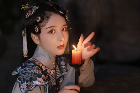 古风-汉服-暗调-情绪-女人 图片素材