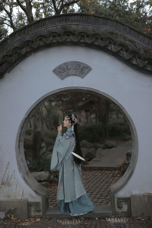 古风-汉服-暗调-情绪-女人 图片素材