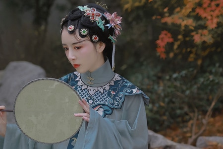 古风-汉服-暗调-情绪-女人 图片素材