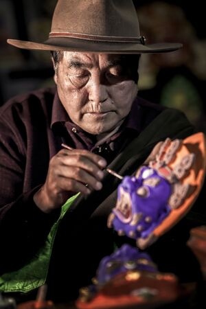 匠人手作-甘孜非遗-男性-男人-甘孜非遗 图片素材