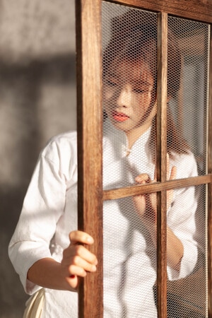 你好2020-少女-复古-人像-光 图片素材