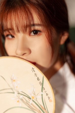 你好2020-少女-复古-人像-光 图片素材