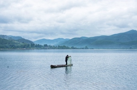 湖水-打鱼人-风景-水面-湖 图片素材