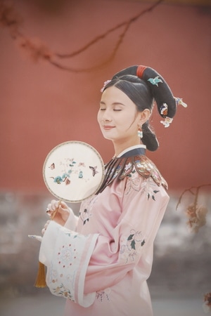 春天-人像-杏花-早春-故宫 图片素材
