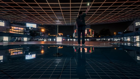 人像-夜景-星芒-毕业季-夜景 图片素材