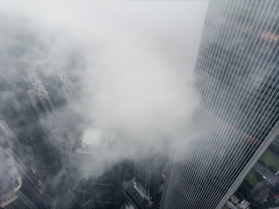 旅行-航拍-云雾缭绕-雾-楼房 图片素材