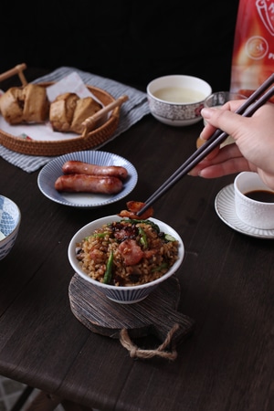 早餐-中式复古-斗笠碗-卤肉饭-烤肠 图片素材