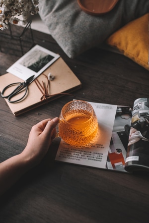 杂志-百香果酒-玻璃杯-下午茶-百香果酒 图片素材