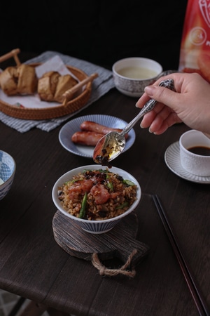 早餐-中式复古-斗笠碗-卤肉饭-烤肠 图片素材