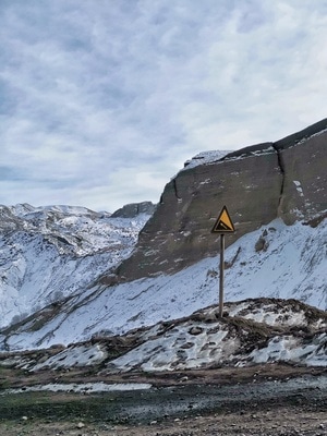峡谷-风光-雪-新疆-风光 图片素材