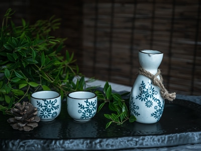 暗调-酒具-静物-酒杯-酒壶 图片素材