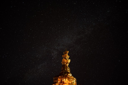 你好2020-峨眉山-金顶-星空-塔 图片素材