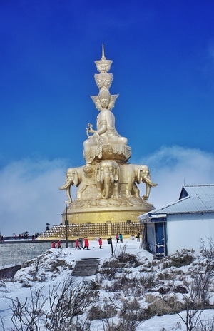 白云-蓝天-色彩-峨眉山-金顶 图片素材