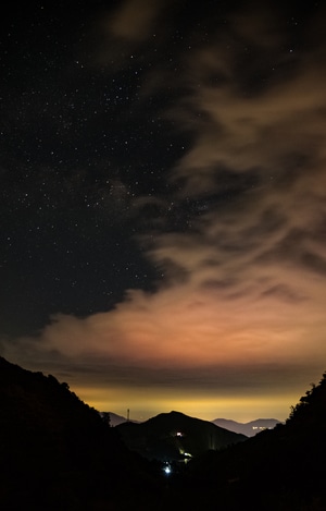 星空-云彩-夜景-凤凰山-风光 图片素材